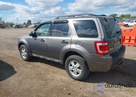 2012 Ford Escape Xlt z USA, uszkodzony, nr VIN 1FMCU9D76CKC39005